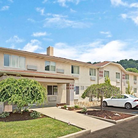 Super 8 By Wyndham Canonsburg/Pittsburgh Area Екстериор снимка